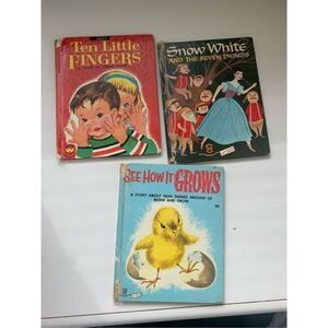 Lot of vintage Wonder Books that include Snow White and the Seven Dwarfs